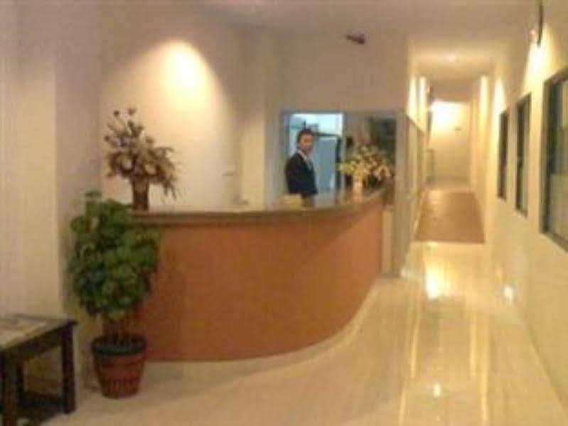 Hotel Lucky Inn Manado Exterior photo